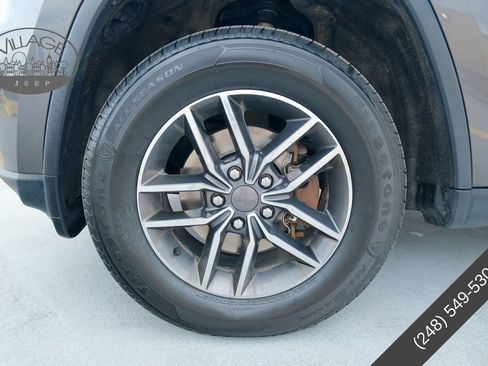 Used 2019 Jeep Grand Cherokee Limited AWD/4WD image 9