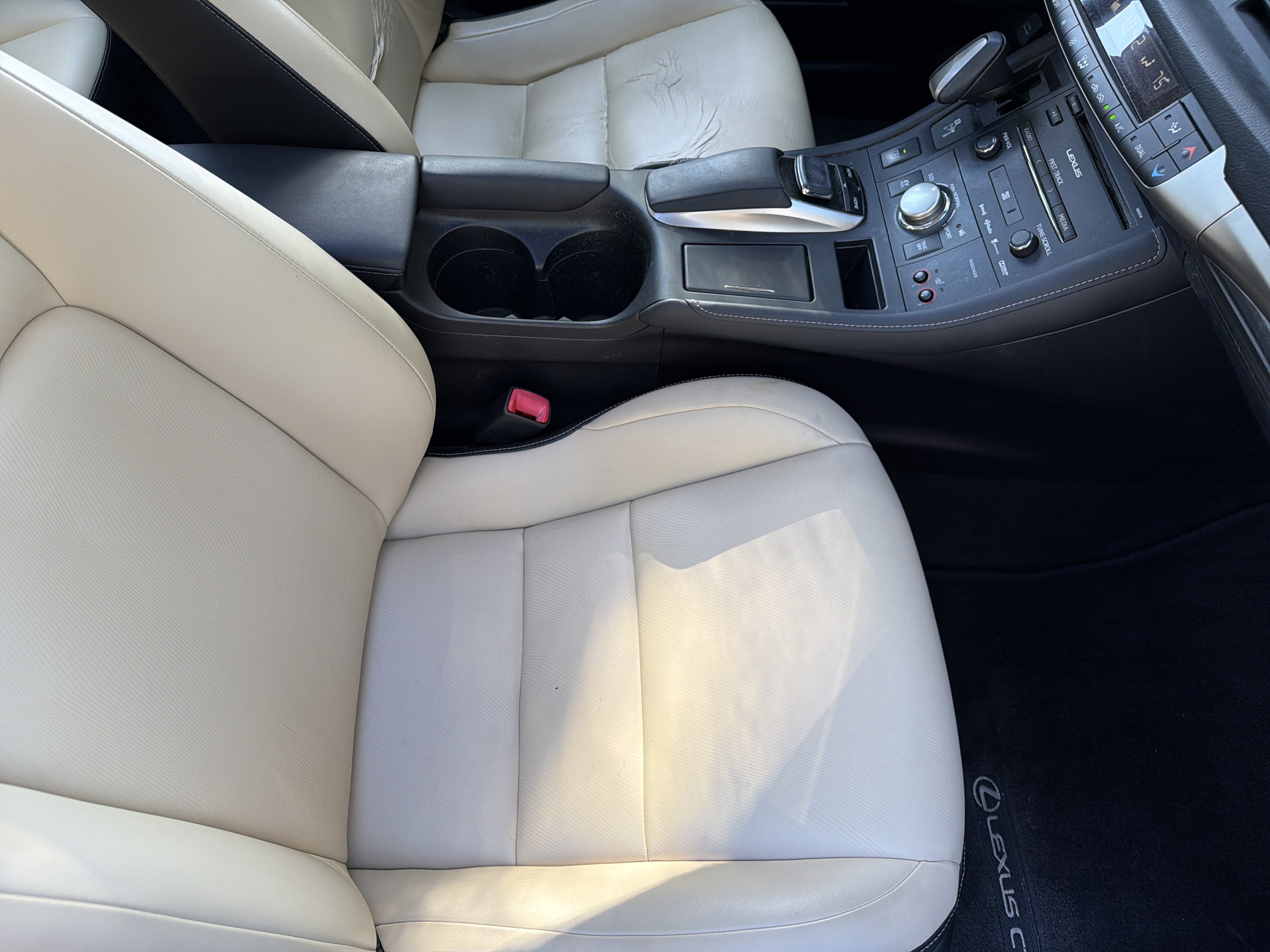 Used 2015 Lexus CT 200h w/ Navigation Package FWD image 41