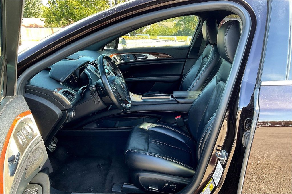 Used 2020 Lincoln MKZ Reserve w/ Elements Package FWD image 21