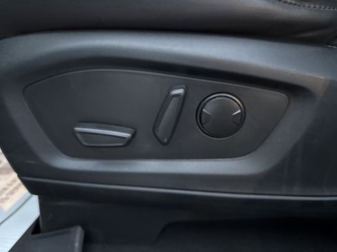 Used 2023 Ford Explorer XLT w/ Equipment Group 202A image 11