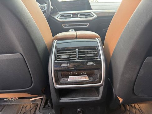 Used 2022 BMW X5 xDrive40i w/ M Sport Package AWD/4WD image 17
