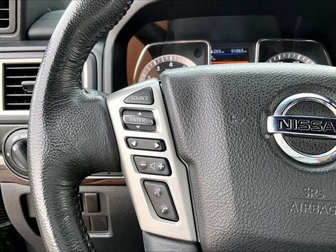 Used 2019 Nissan Titan SV w/ SV Convenience Package image 23