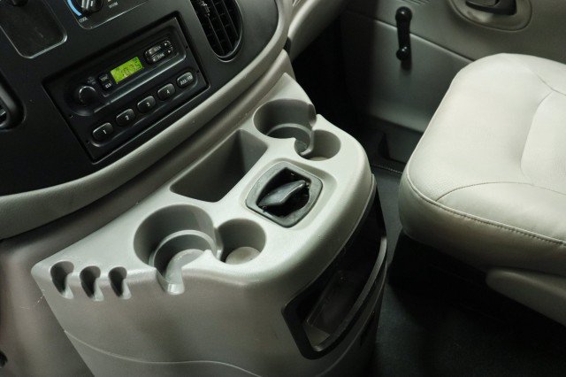 Used 2002 Ford E-150 and Econoline 150 RWD image 15