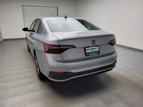 Used 2024 Volkswagen Jetta SE FWD image 6