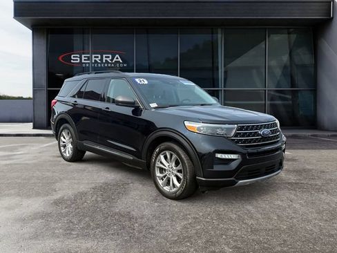 Used 2021 Ford Explorer XLT w/ Equipment Group 202A AWD/4WD image 7