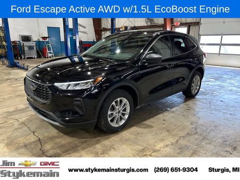 Used 2023 Ford Escape Active AWD/4WD image 1