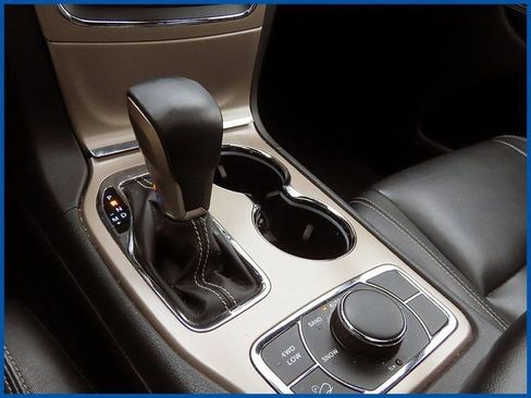 Certified 2017 Jeep Grand Cherokee Limited image 19