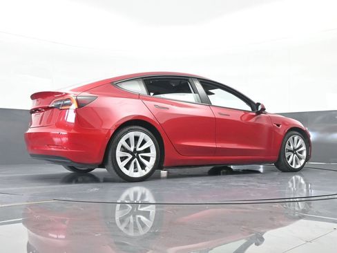 Used 2022 Tesla Model 3 Standard Range image 57