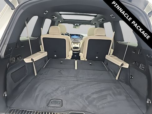 Used 2024 Mercedes-Benz GLS 450 4MATIC image 10