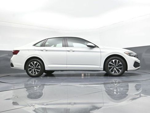 Used 2024 Volkswagen Jetta S image 31