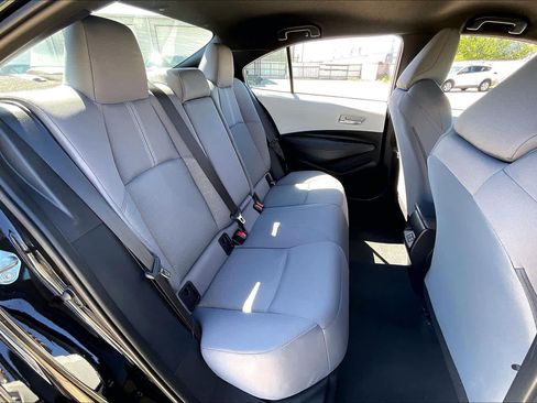 Used 2025 Toyota Corolla SE image 21