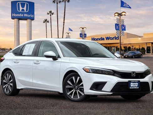 Used 2024 Honda Civic EX-L image 2