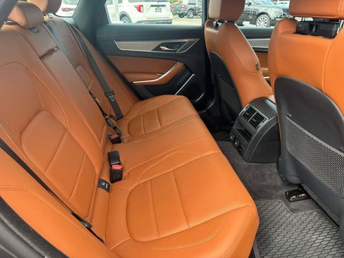 Used 2024 Jaguar XF R-Dynamic SE image 9