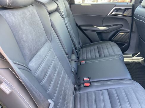 New 2026 Mitsubishi Outlander SE FWD image 24