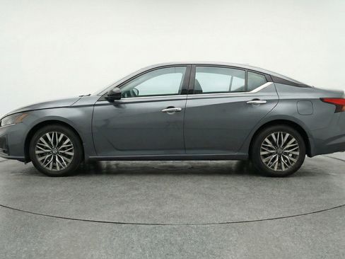 Used 2025 Nissan Altima 2.5 SV image 5