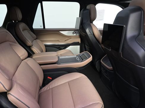 New 2026 Lincoln Navigator Black Label AWD/4WD image 18