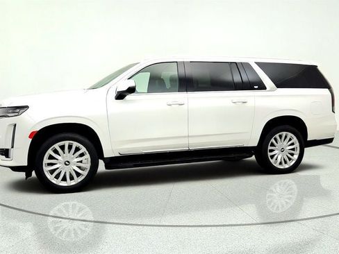 Used 2024 Cadillac Escalade ESV Luxury RWD image 8