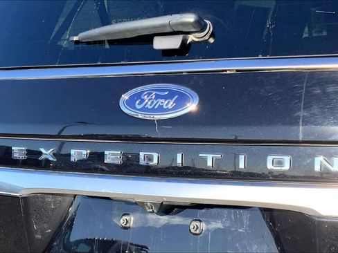 Certified 2023 Ford Expedition Max Platinum image 28