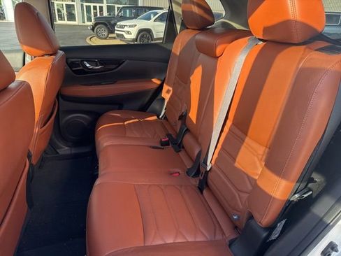 Used 2019 Nissan Rogue SL w/ Premium Package FWD image 25