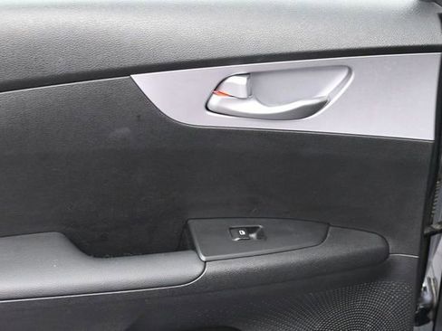 Used 2024 Kia Forte LXS FWD image 29