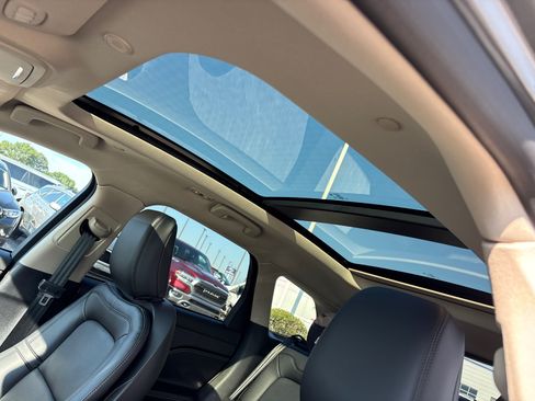 Certified 2026 Lincoln Corsair Reserve w/ Rear Removable Package Tray FWD image 26