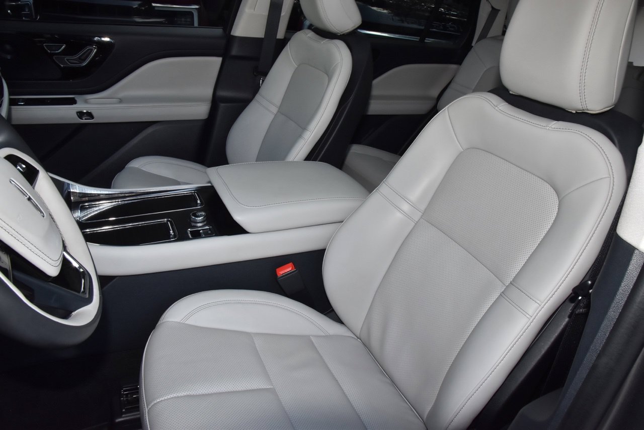 Certified 2025 Lincoln Aviator 2WD w/ Jet Appearance Package image 34