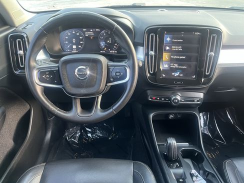 Used 2021 Volvo XC40 T5 Momentum AWD/4WD image 17
