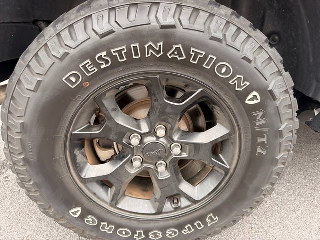 Used 2023 Jeep Wrangler Sport AWD/4WD image 28