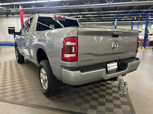 Used 2024 RAM 2500 Laramie AWD/4WD image 9