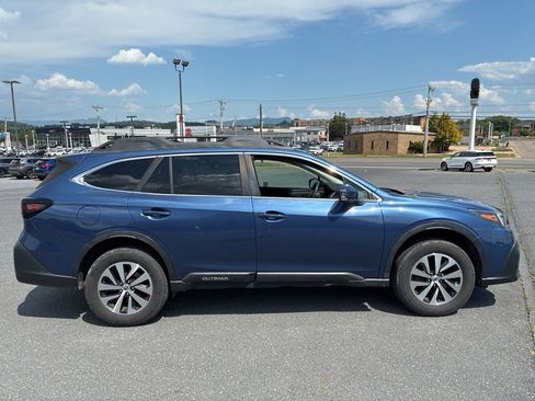 Used 2021 Subaru Outback Premium AWD/4WD image 5