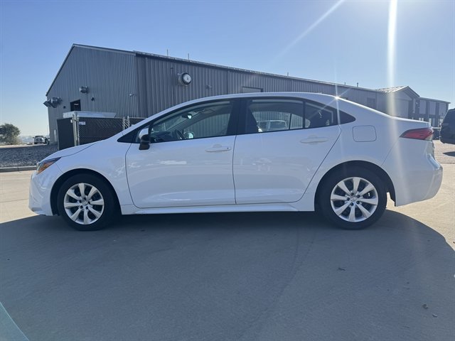 Used 2025 Toyota Corolla LE FWD image 8