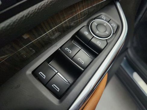 Used 2019 Cadillac XT4 Premium Luxury image 23