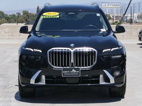 Used 2025 BMW X7 xDrive40i w/ Premium Package AWD/4WD image 8