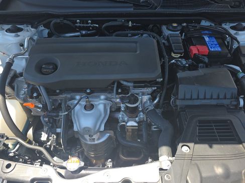 Used 2025 Honda Civic Sport image 28