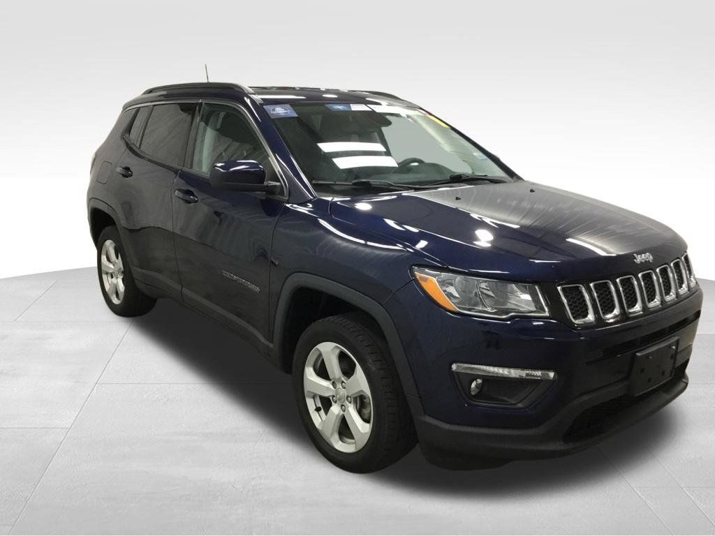 Used 2020 Jeep Compass Latitude w/ Cold Weather Group AWD/4WD image 4
