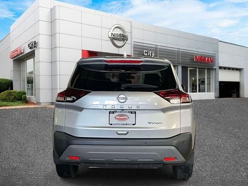 Used 2023 Nissan Rogue SV AWD/4WD image 7
