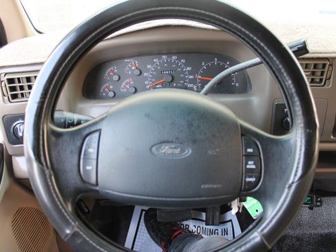 Used 2000 Ford F250 XLT image 38