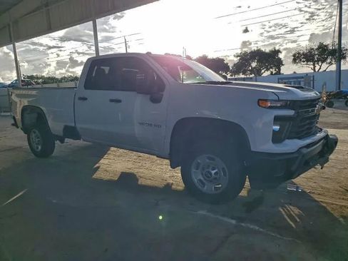 Used 2024 Chevrolet Silverado 2500 W/T w/ WT Convenience Package image 2
