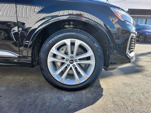 Certified 2025 Audi Q7 3.0T Premium Plus AWD/4WD image 17