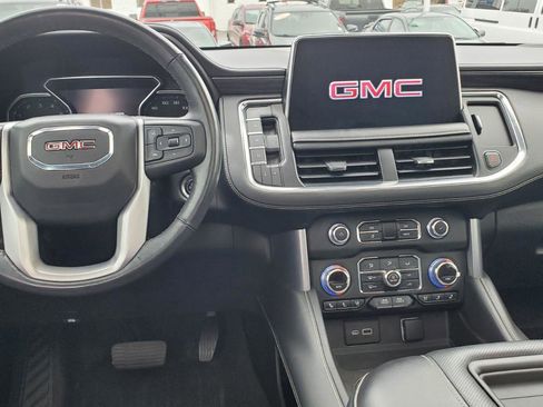 Used 2021 GMC Yukon SLT w/ SLT Premium Package image 8