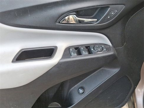 Used 2019 Chevrolet Equinox LT image 12