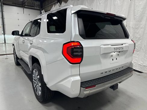 Used 2025 Toyota 4Runner Limited AWD/4WD image 5