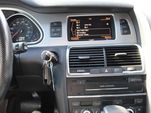 Used 2014 Audi Q7 3.0T S line Prestige w/ S Line Package image 15