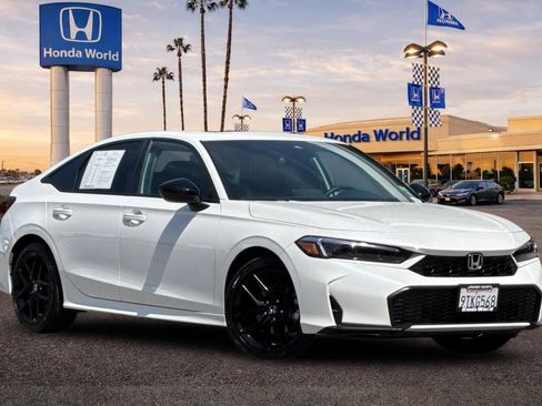 Used 2025 Honda Civic Sport image 2