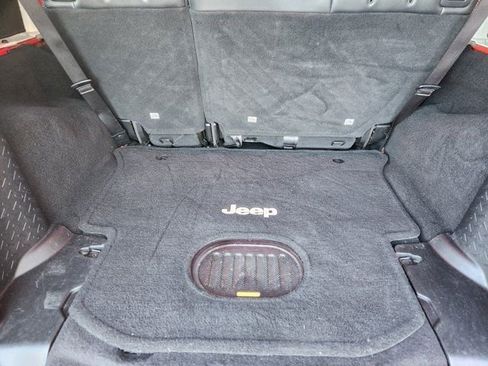 Used 2017 Jeep Wrangler Unlimited Rubicon image 33