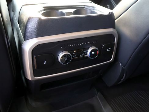 Used 2024 Ford Expedition XLT RWD image 16