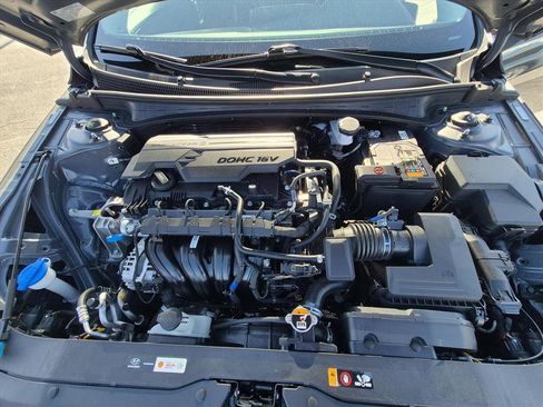 Used 2025 Hyundai Elantra SEL image 9