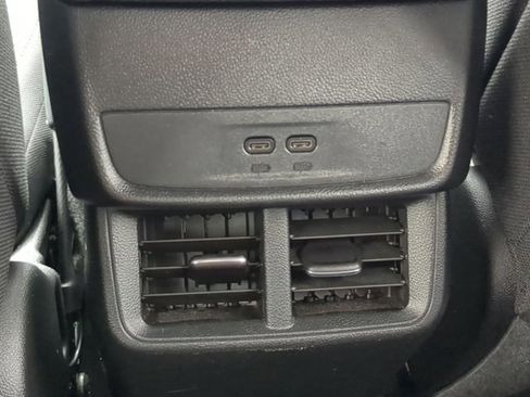 Used 2025 Chevrolet Equinox LT image 17