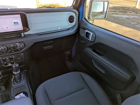 Used 2024 Jeep Wrangler Sahara image 16