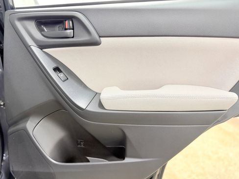 Used 2015 Subaru Forester 2.5i w/ Alloy Wheel Package image 30